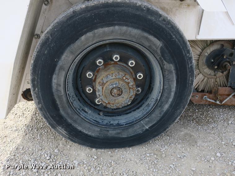 image for item DE3830 2009 Allianz MX450 street sweeper