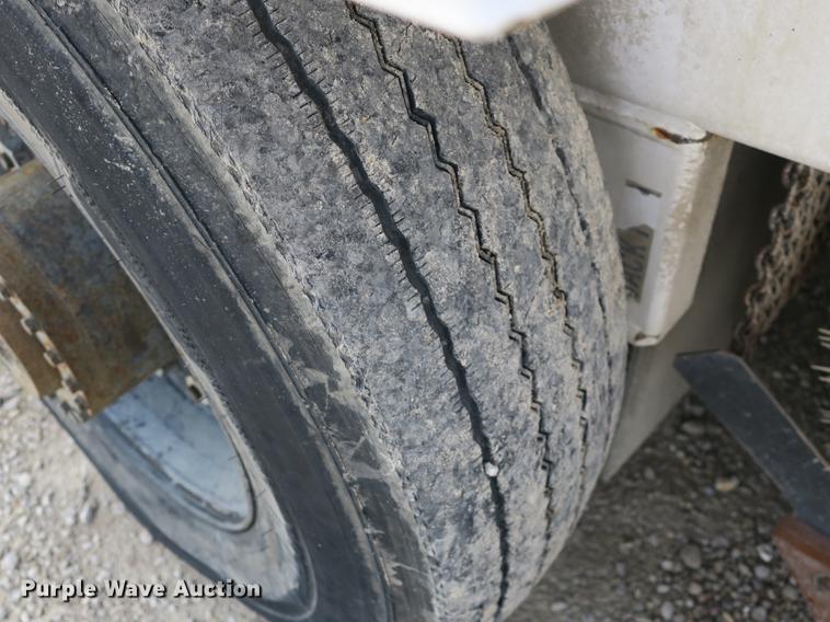 image for item DE3830 2009 Allianz MX450 street sweeper