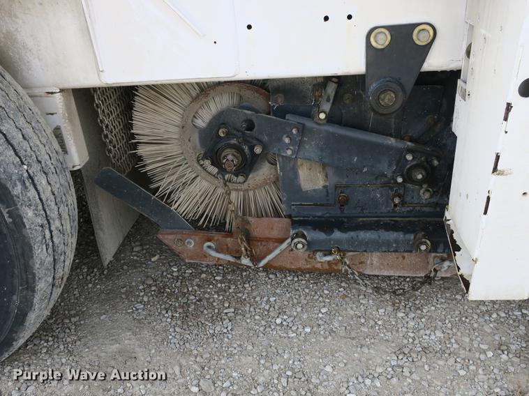 image for item DE3830 2009 Allianz MX450 street sweeper