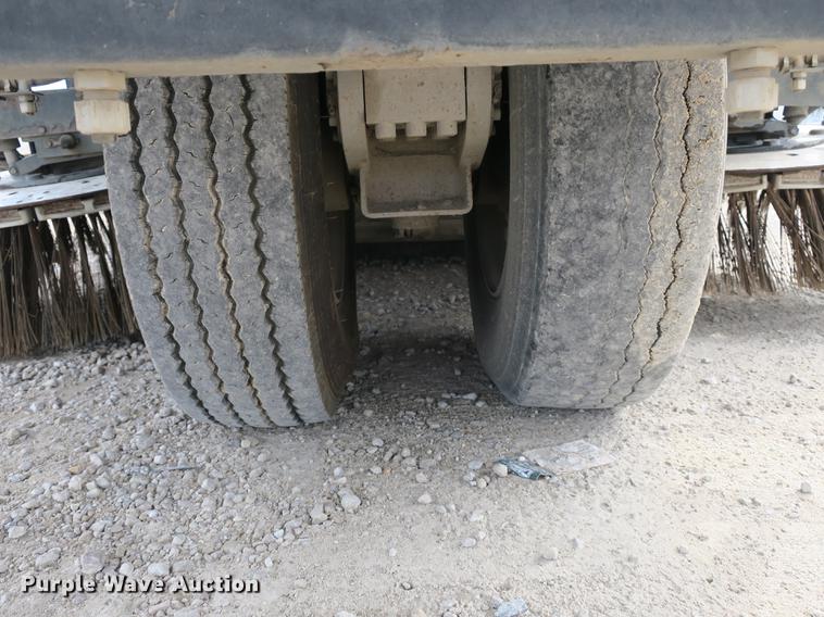 image for item DE3830 2009 Allianz MX450 street sweeper