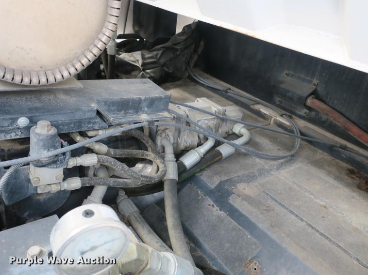 image for item DE3830 2009 Allianz MX450 street sweeper