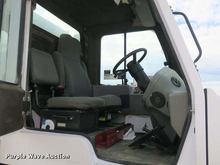 image for item DE3830 2009 Allianz MX450 street sweeper