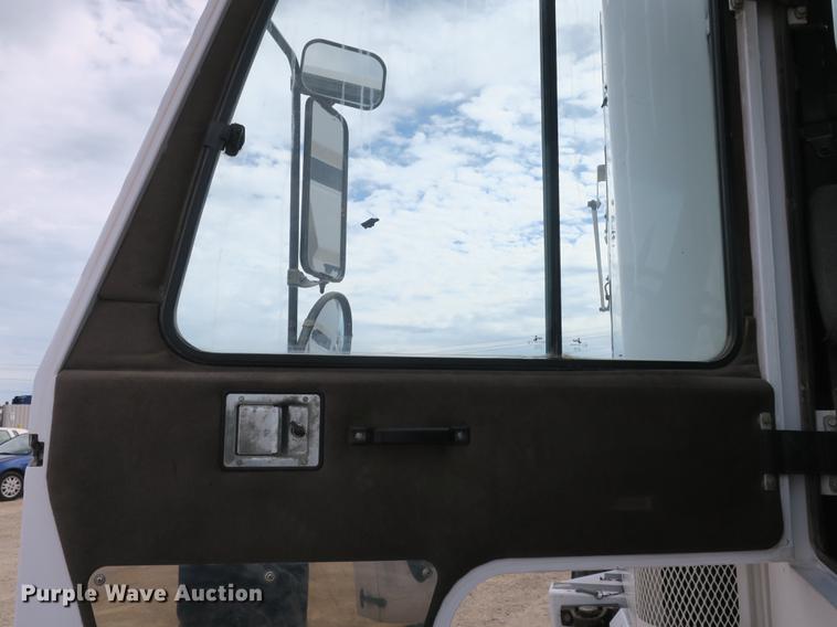 image for item DE3830 2009 Allianz MX450 street sweeper