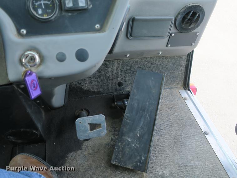 image for item DE3830 2009 Allianz MX450 street sweeper