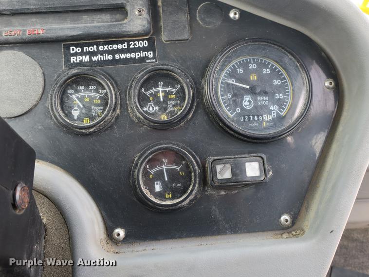 image for item DE3830 2009 Allianz MX450 street sweeper