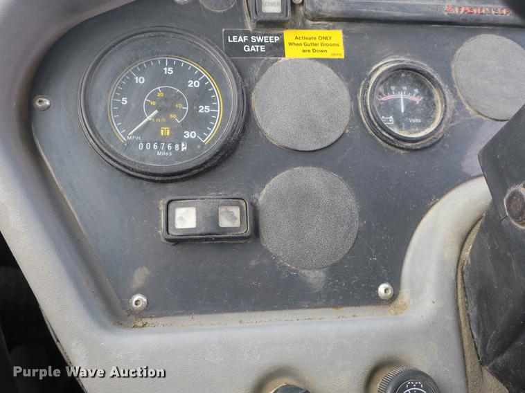 image for item DE3830 2009 Allianz MX450 street sweeper