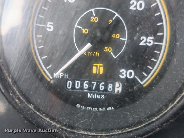 image for item DE3830 2009 Allianz MX450 street sweeper