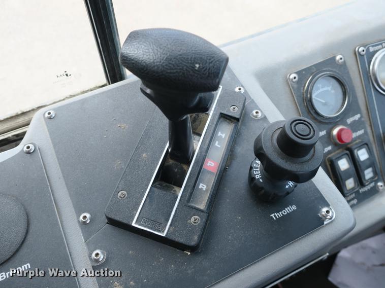 image for item DE3830 2009 Allianz MX450 street sweeper