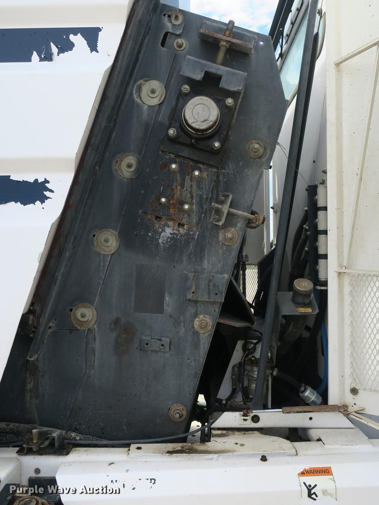 image for item DE3830 2009 Allianz MX450 street sweeper