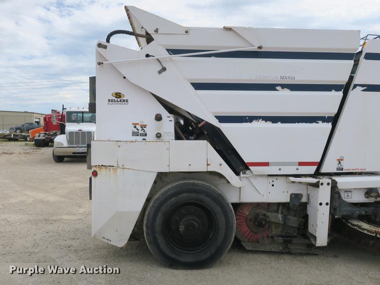 image for item DE3831 2009 Allianz Johnston MX450 sweeper
