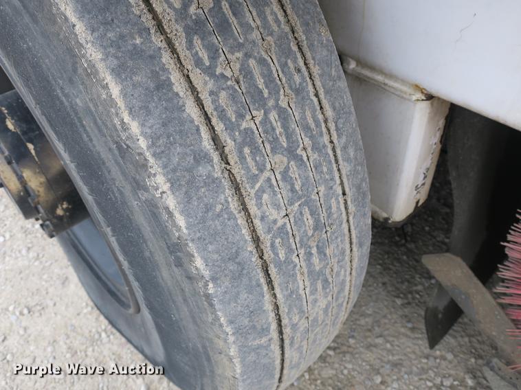 image for item DE3831 2009 Allianz Johnston MX450 sweeper