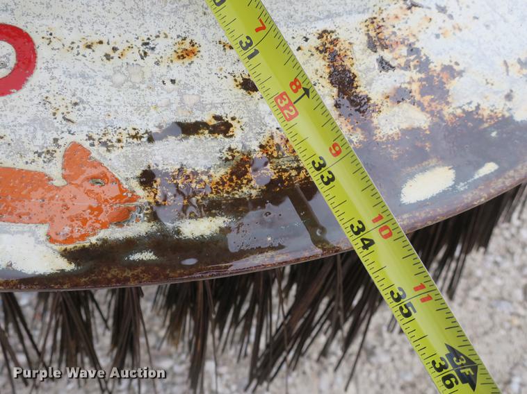 image for item DE3831 2009 Allianz Johnston MX450 sweeper