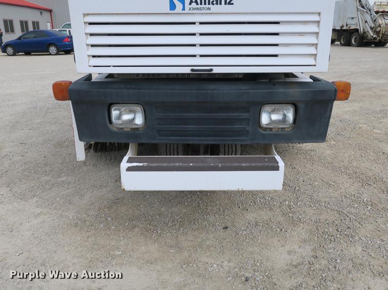 image for item DE3831 2009 Allianz Johnston MX450 sweeper