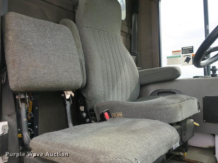 image for item DE3831 2009 Allianz Johnston MX450 sweeper