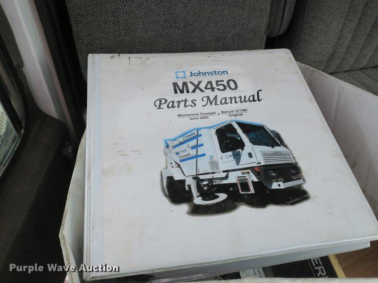 image for item DE3831 2009 Allianz Johnston MX450 sweeper