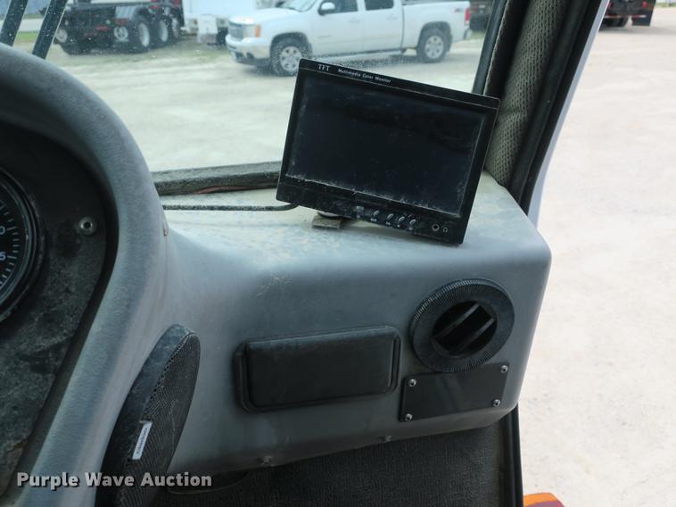 image for item DE3831 2009 Allianz Johnston MX450 sweeper