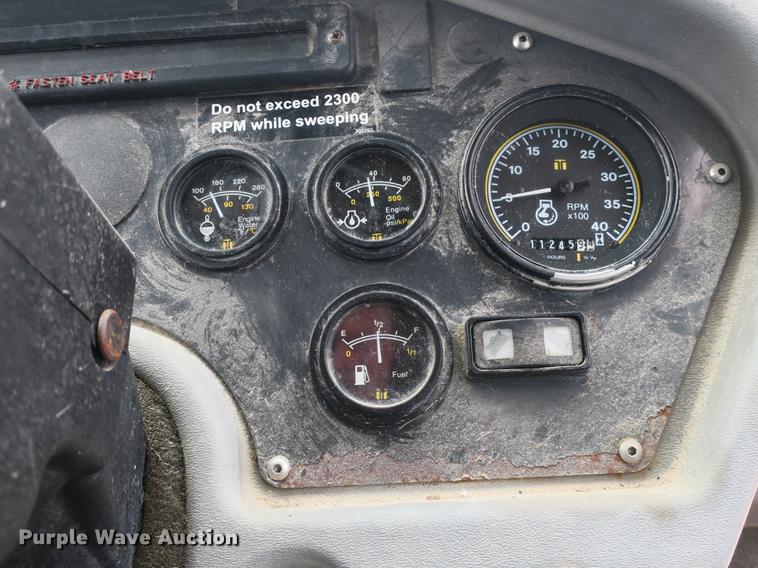 image for item DE3831 2009 Allianz Johnston MX450 sweeper