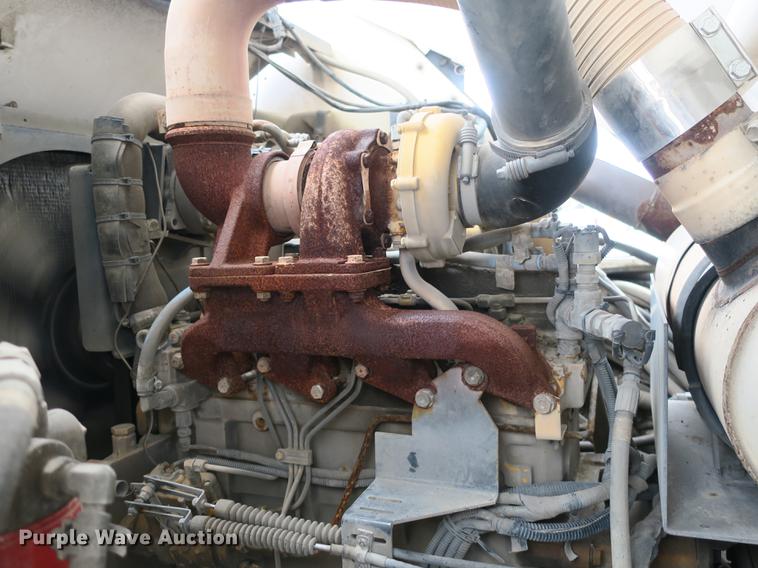 image for item DE3831 2009 Allianz Johnston MX450 sweeper