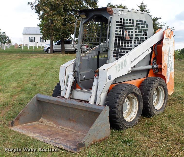 image for item DE4857 1999 Scat Trak 1300D skid steer