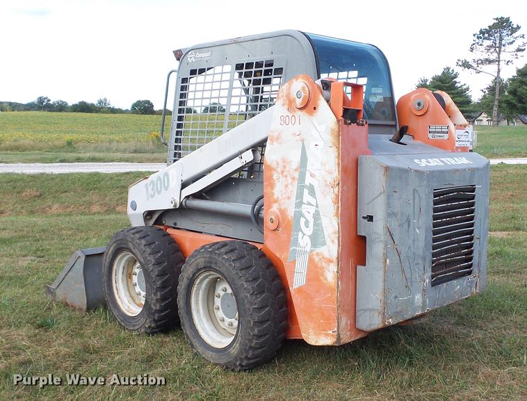 image for item DE4857 1999 Scat Trak 1300D skid steer