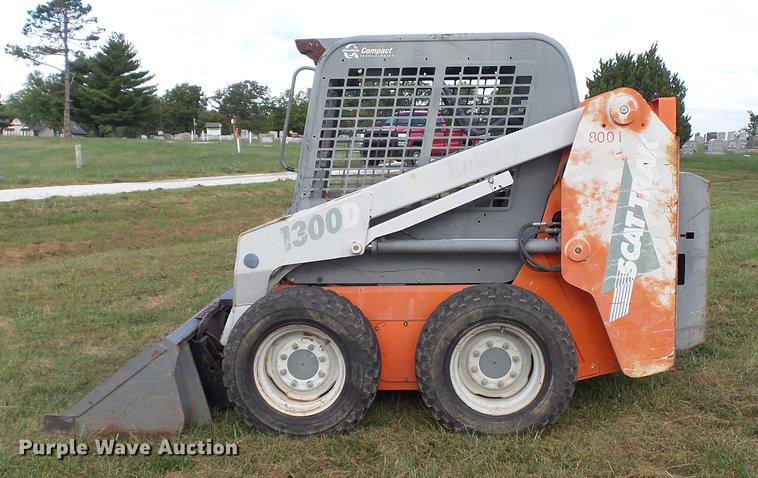 image for item DE4857 1999 Scat Trak 1300D skid steer