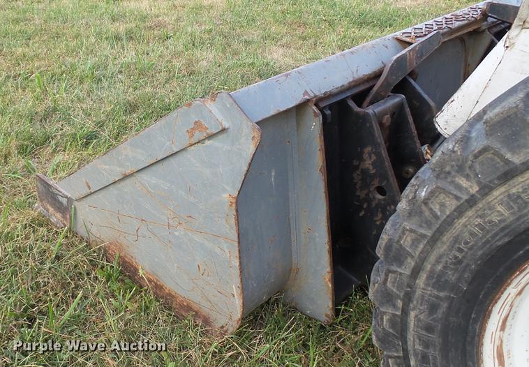 image for item DE4857 1999 Scat Trak 1300D skid steer