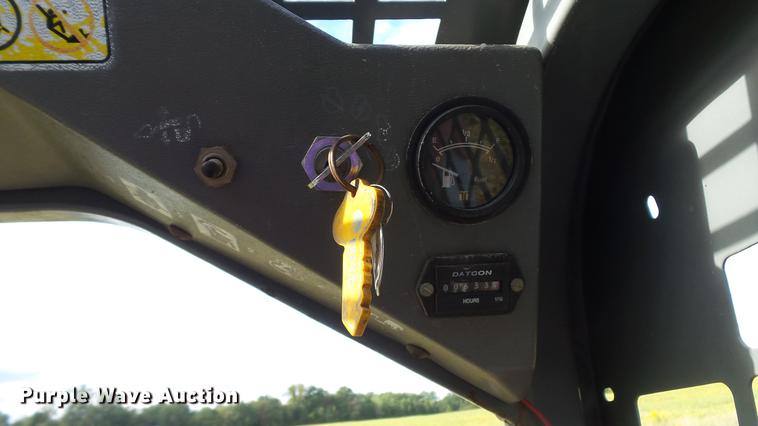 image for item DE4857 1999 Scat Trak 1300D skid steer