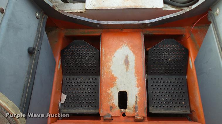image for item DE4857 1999 Scat Trak 1300D skid steer