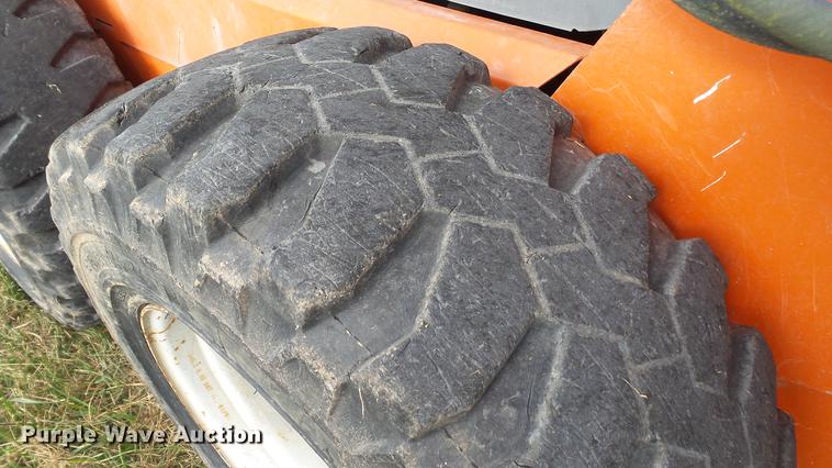 image for item DE4857 1999 Scat Trak 1300D skid steer