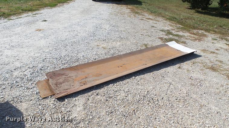 image for item DE4888 2008 GMC C8500 dump truck