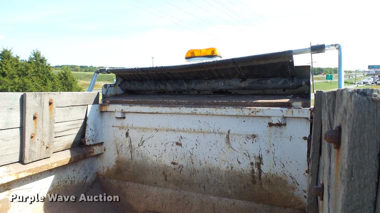 image for item DE4888 2008 GMC C8500 dump truck