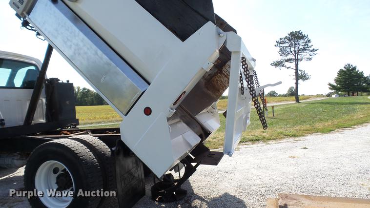 image for item DE4888 2008 GMC C8500 dump truck