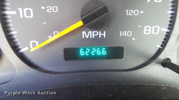 image for item DE4888 2008 GMC C8500 dump truck