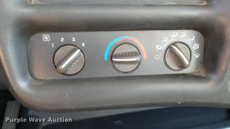 image for item DE4888 2008 GMC C8500 dump truck