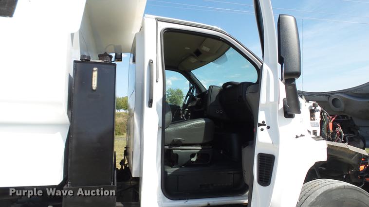 image for item DE4888 2008 GMC C8500 dump truck