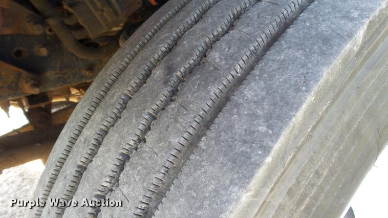 image for item DE4888 2008 GMC C8500 dump truck