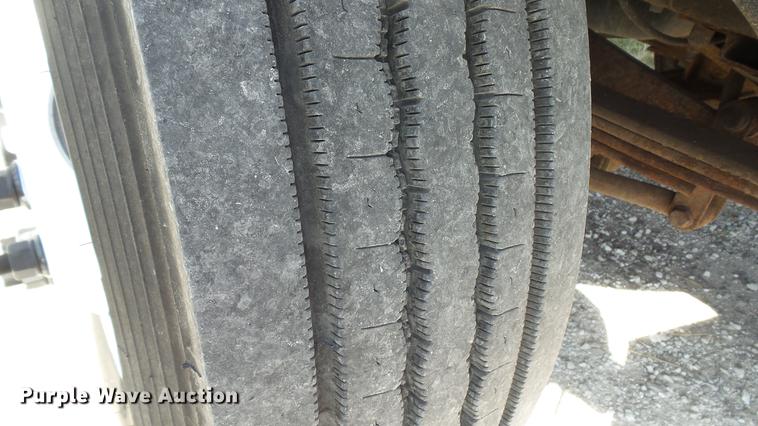 image for item DE4888 2008 GMC C8500 dump truck