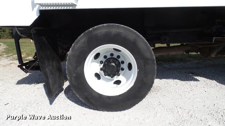 image for item DE4888 2008 GMC C8500 dump truck