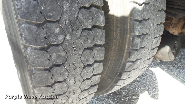 image for item DE4888 2008 GMC C8500 dump truck