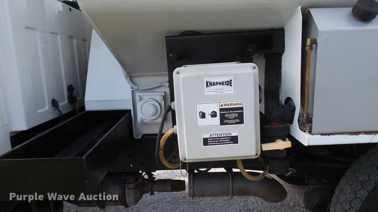 image for item DE4892 2008 GMC C8500 dump truck