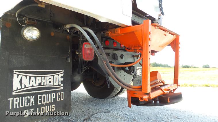 image for item DE4892 2008 GMC C8500 dump truck