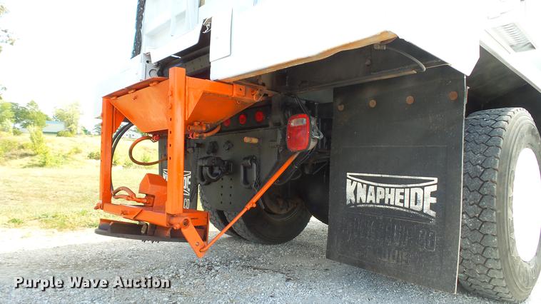 image for item DE4892 2008 GMC C8500 dump truck