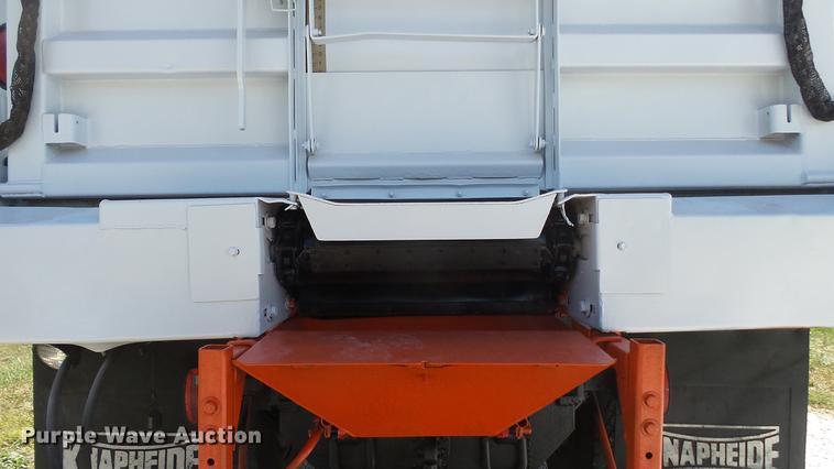 image for item DE4892 2008 GMC C8500 dump truck