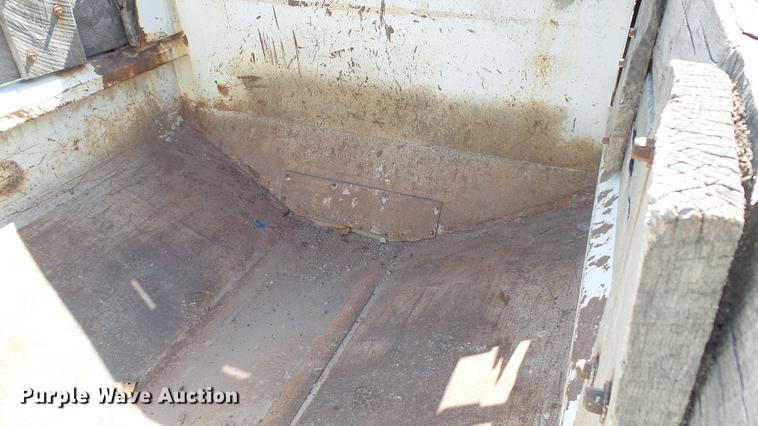 image for item DE4892 2008 GMC C8500 dump truck