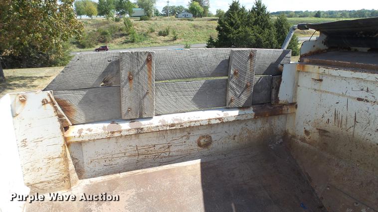 image for item DE4892 2008 GMC C8500 dump truck