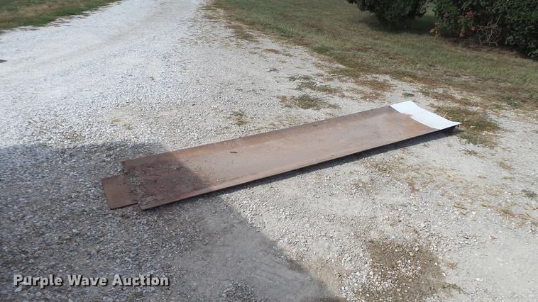 image for item DE4892 2008 GMC C8500 dump truck