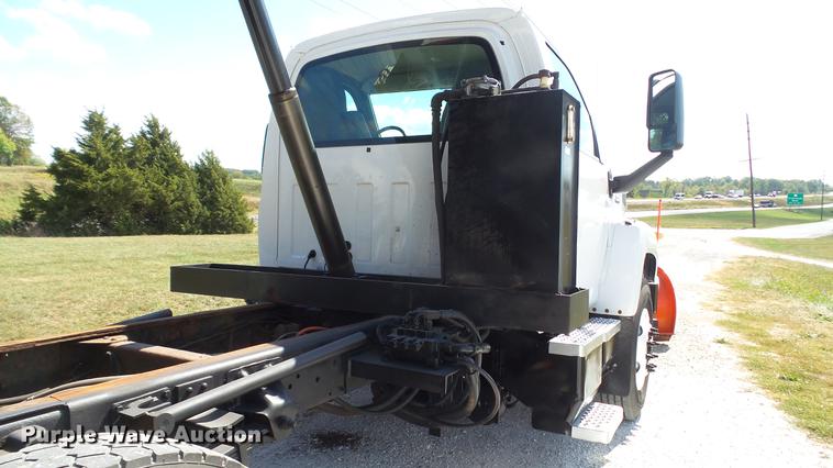 image for item DE4892 2008 GMC C8500 dump truck