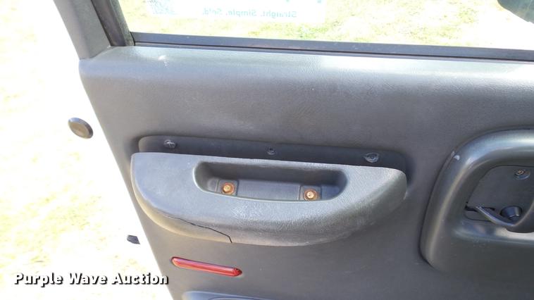 image for item DE4892 2008 GMC C8500 dump truck