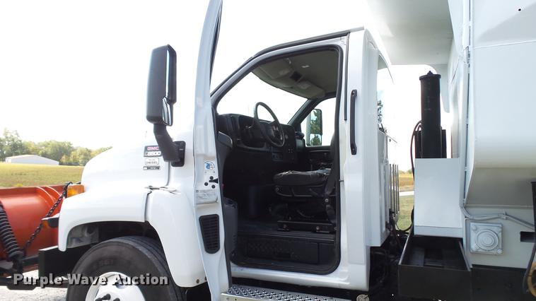 image for item DE4892 2008 GMC C8500 dump truck