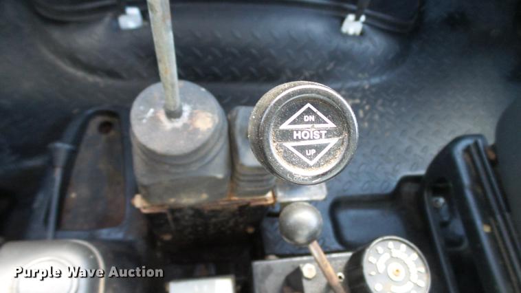 image for item DE4892 2008 GMC C8500 dump truck